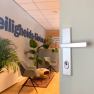 Hoppe Dallas veiligheidsbeslag kruk/kruk - aluminium F1 - PC92 met kerntrekbeveiliging (rechthoekig) - SKG*** Hoppe Dallas veiligheidsbeslag kruk/kruk - aluminium F1 - PC92 met kerntrekbeveiliging (rechthoekig) - SKG***